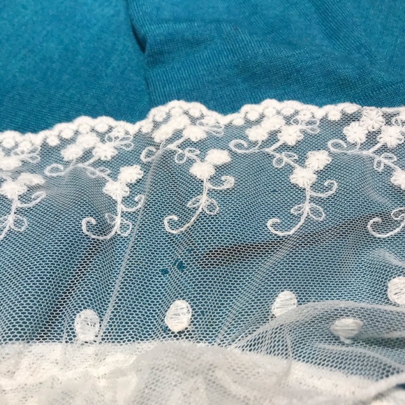 White lace scarf - Picture 4 of 7